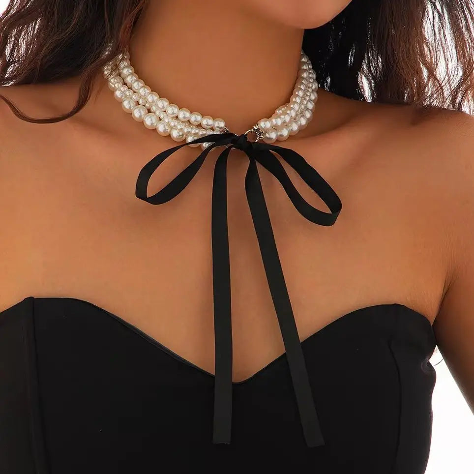 Black Bow Pearl Necklace